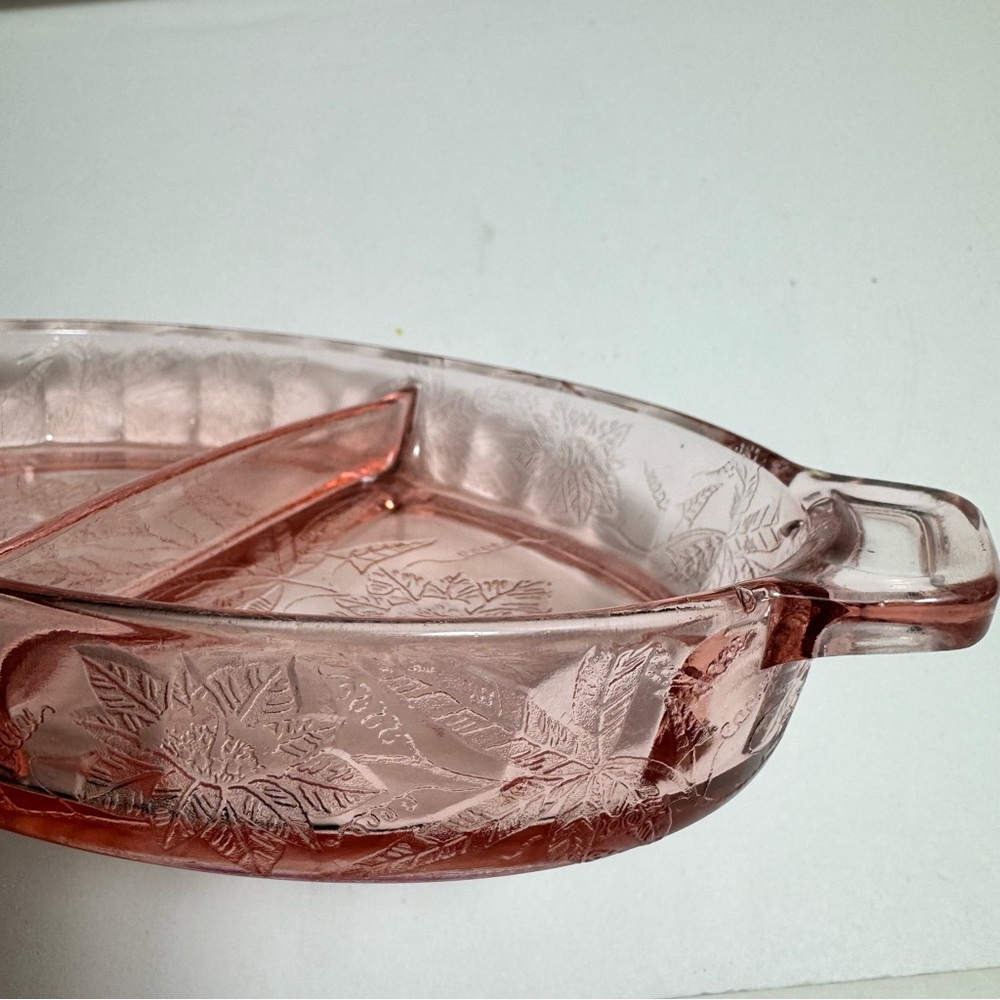 Jeannette Vintage Pink Depression Glass Divided Relish Dish Poinsettia Design 8” - Picture 11 of 16